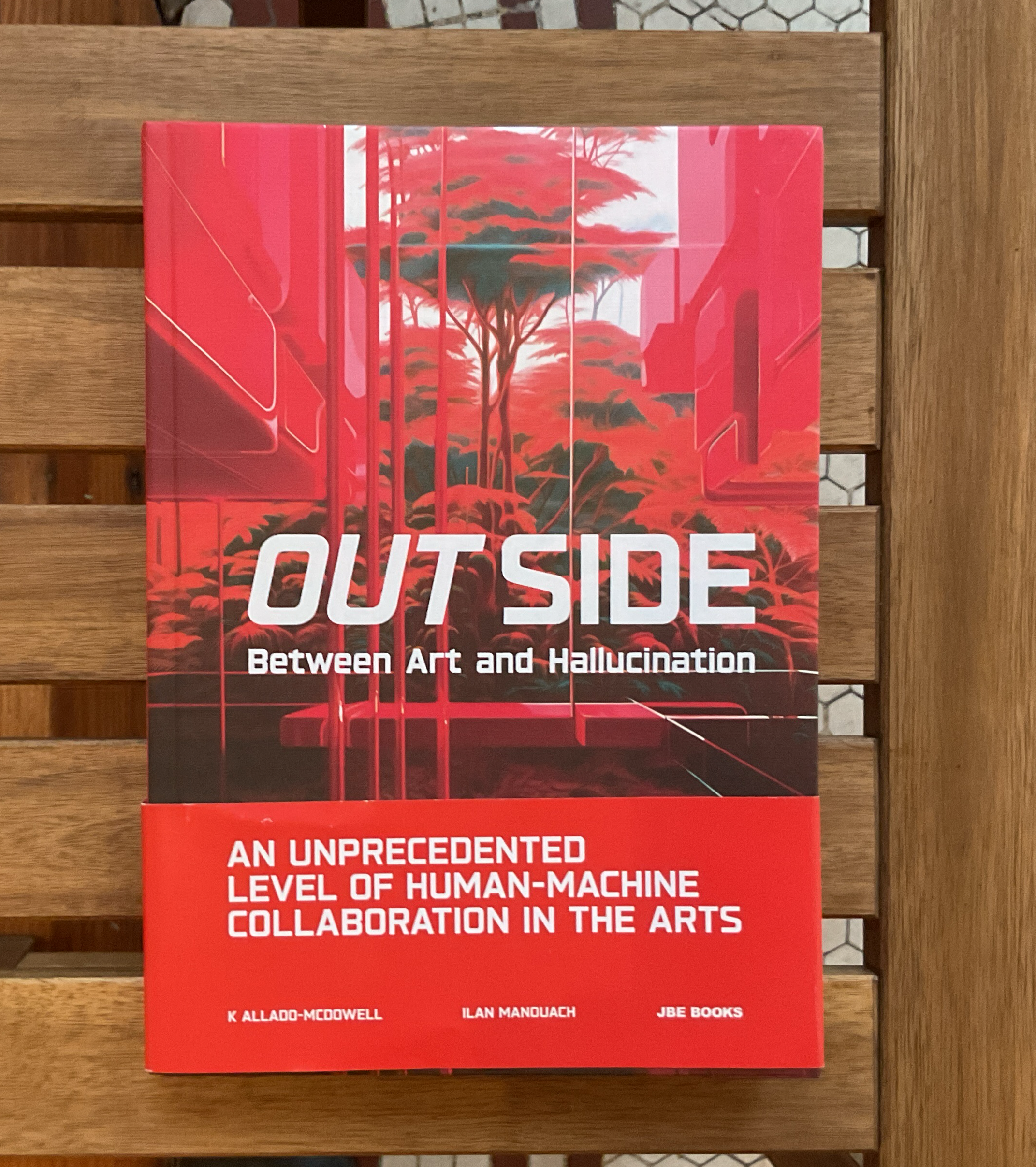 OUTSIDE – K Allado-McDOwell & Ilan Manouach